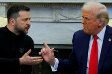 トランプ、ゼレンスキー両首脳の会談が決裂　協定への署名は見送りに